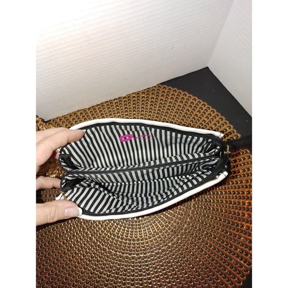 Betsey Johnson Wristlet - Picture 5 of 5